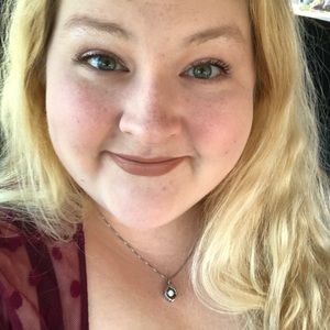 Meet your Posher, Casey